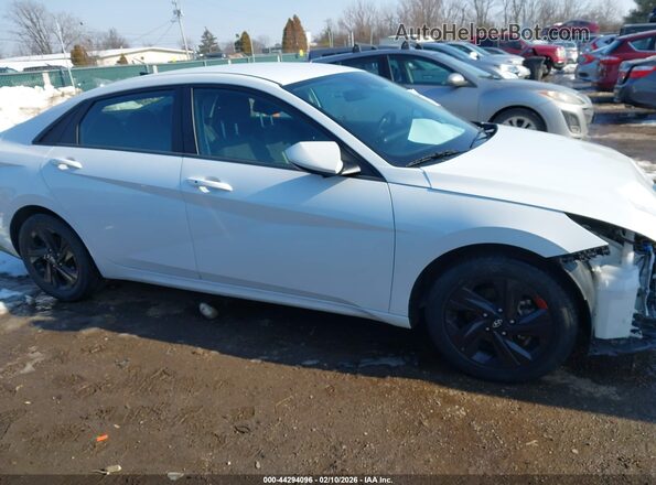5NPLS4AG7NH062211 2022 HYUNDAI ELANTRA White Widok wnętrza 360 stopni