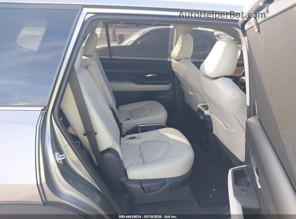 5TDAAAA56TS038478 2026 TOYOTA LIMITED Gray VIN კოდის სტიკერის ხედი