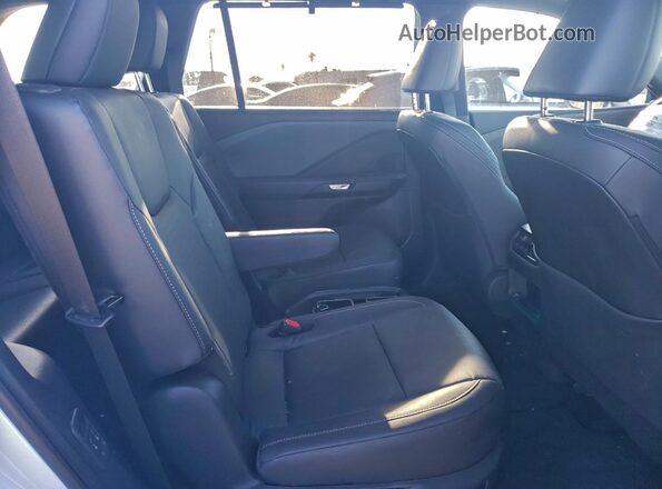 5TDAAAA67SS016108 2025 LEXUS TX White Vista interior trasera