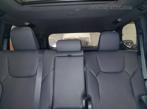 5TDAAAB64TS060745 2026 LEXUS TX Gray Widok tylnych siedzeń
