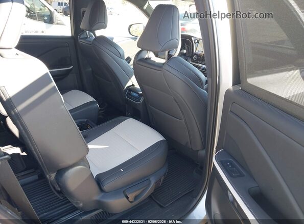 5TDABAB6XSS012176 2025 LEXUS TX 500H Silver Widok naklejki z numerem VIN