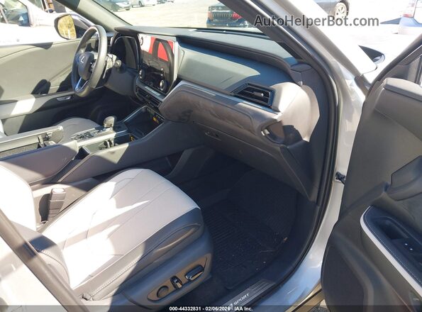 5TDABAB6XSS012176 2025 LEXUS TX 500H Silver Widok wnętrza z przodu