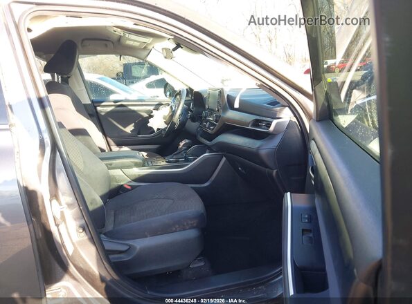 5TDBBRCH1MS536712 2021 TOYOTA LE Серый Вид салона спереди