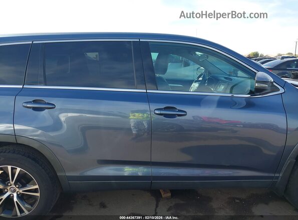 5TDBZRFH9KS972471 2019 TOYOTA LE Blue უკანა სალონის ხედი