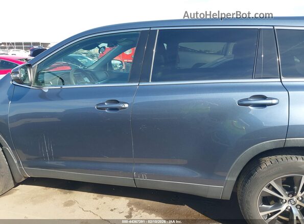 5TDBZRFH9KS972471 2019 TOYOTA LE Blue სალონის 360-გრადუსიანი ხედი