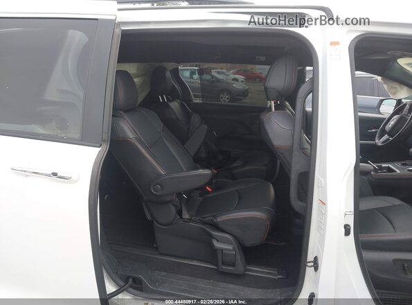 5TDDSKFC8RS116811 2024 TOYOTA SIENNA White VIN კოდის სტიკერის ხედი