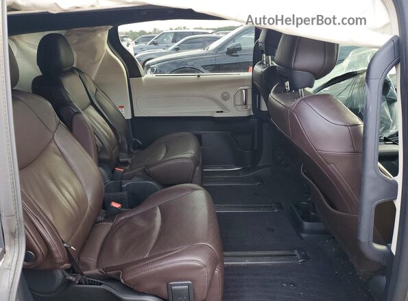 5TDESKFC6RS112809 2024 TOYOTA LIMITED Charcoal უკანა სალონის ხედი