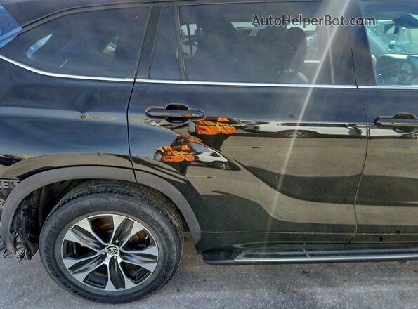 5TDGZRAH4LS000131 2020 TOYOTA LE Черный 