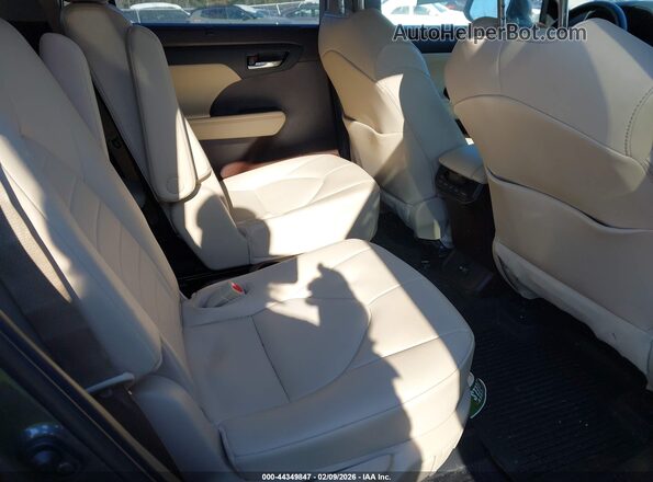 5TDGZRBHXMS119124 2021 TOYOTA LE Gray Vista de la etiqueta del VIN