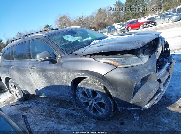 5TDGZRBHXMS119124 2021 TOYOTA LE Gray Vista interior trasera