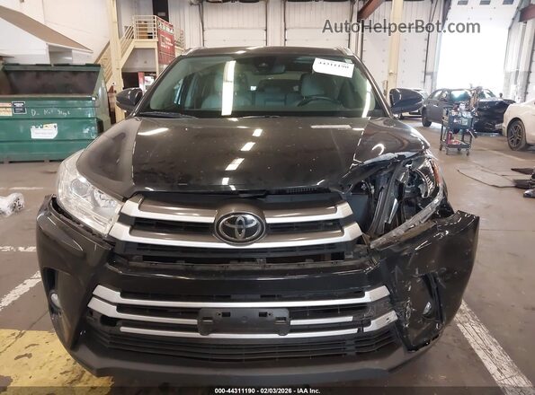 5TDJZRFH1JS828083 2018 TOYOTA LE Black Вид щитка приладів