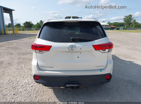 5TDJZRFH1JS838791 2018 TOYOTA LE Белый 