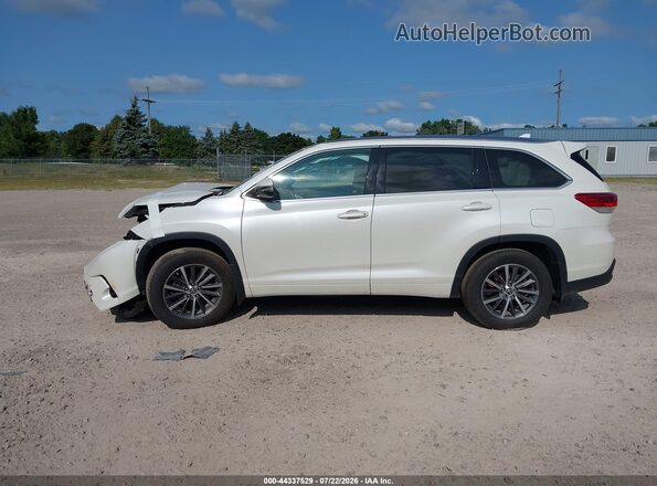 5TDJZRFH1JS838791 2018 TOYOTA LE Белый Панорамный вид салона 360°