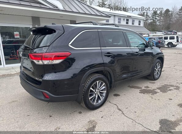 5TDJZRFH8KS950263 2019 TOYOTA LE Черный 