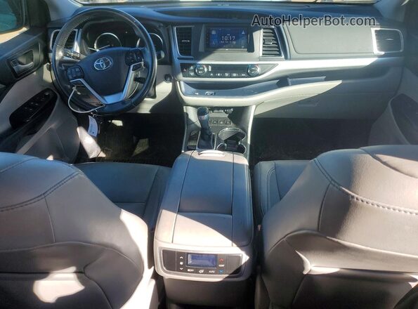 5TDJZRFH9HS474632 2017 TOYOTA HIGHLANDER Угольный Вид панели приборов
