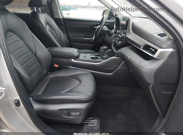 5TDKDRAH2PS520522 2023 TOYOTA LE Silver 