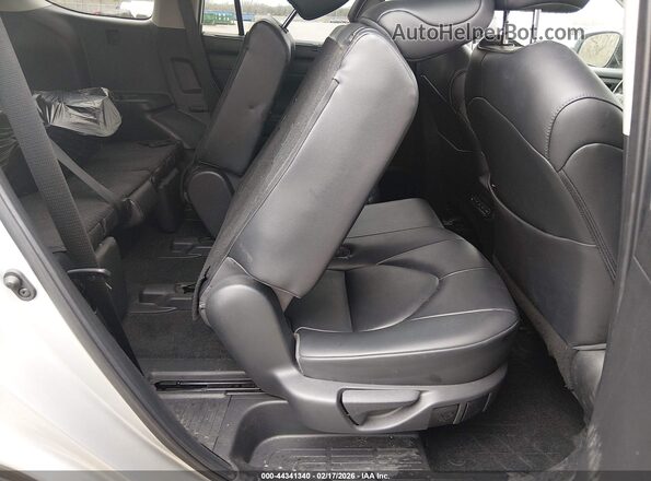 5TDKDRAH2PS520522 2023 TOYOTA LE Silver 