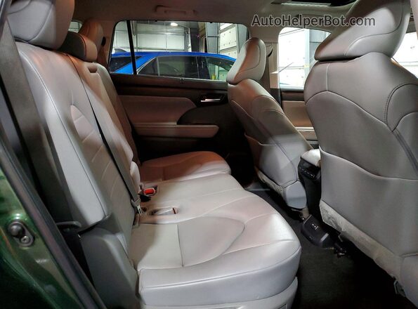 5TDKDRBH1PS506884 2023 TOYOTA HIGHLANDER Green Vista interior trasera
