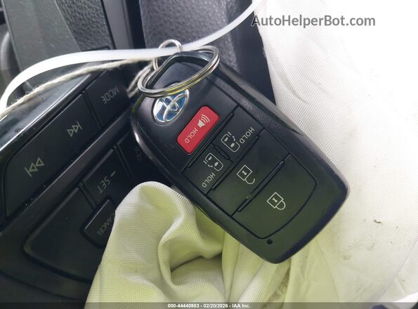 5TDKRKEC2PS173054 2023 TOYOTA LE Green Առջևի վահանակի տեսք