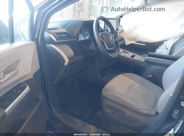 5TDKRKEC7MS003171 2021 TOYOTA LE Черный Вид салона спереди