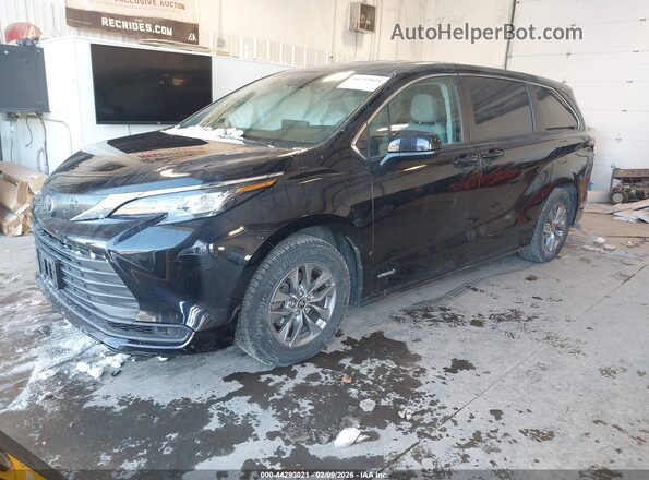 5TDKRKEC7MS003171 2021 TOYOTA LE Черный Передняя левая четверть