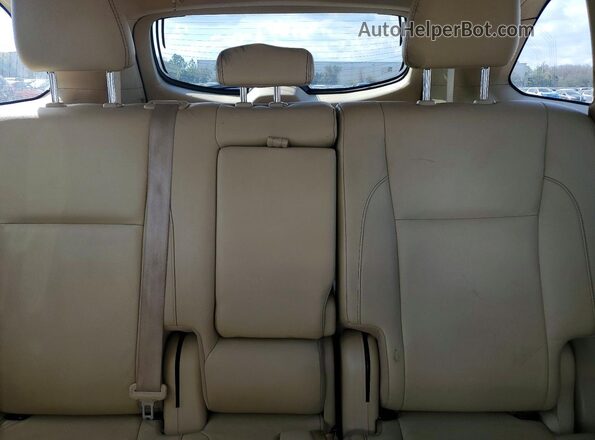 5TDKZRFH3HS525529 2017 TOYOTA HIGHLANDER Black Widok tylnych siedzeń