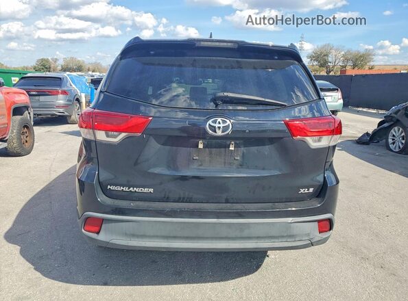 5TDKZRFH3HS525529 2017 TOYOTA HIGHLANDER Black Widok z tyłu