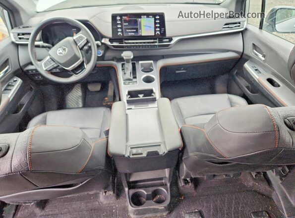 5TDXRKEC0PS170434 2023 TOYOTA SIENNA Silver Dashboard view