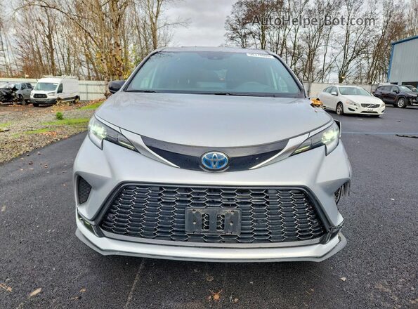 5TDXRKEC0PS170434 2023 TOYOTA SIENNA Silver Front view