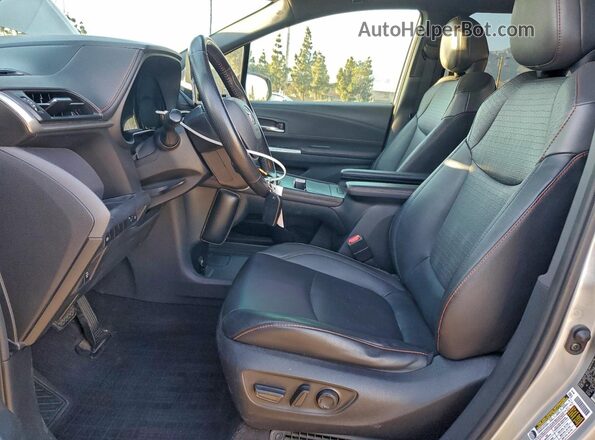 5TDXRKEC7MS043627 2021 TOYOTA SIENNA Silver Widok wnętrza z przodu