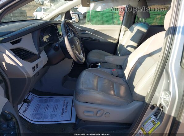 5TDYK3DC4GS746672 2016 TOYOTA LE Silver Vista interior delantera