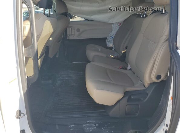 5TDYRKEC1NS101558 2022 TOYOTA LE White Vista interior trasera