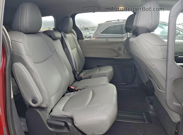 5TDYRKEC5NS125636 2022 TOYOTA SIENNA Red Widok wnętrza z tyłu