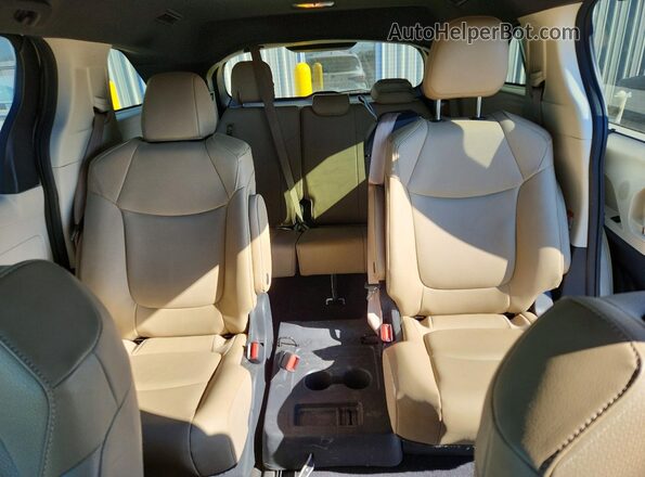 5TDYRKEC8MS056004 2021 TOYOTA SIENNA White Հետևի նստատեղերի տեսք