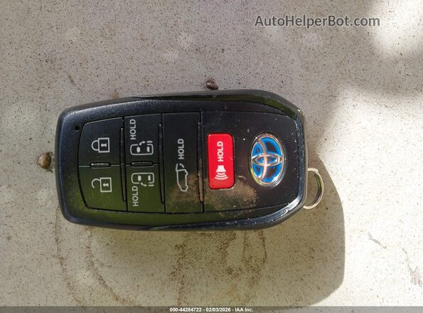 5TDYRKECXSS235836 2025 TOYOTA LE White Առջևի վահանակի տեսք