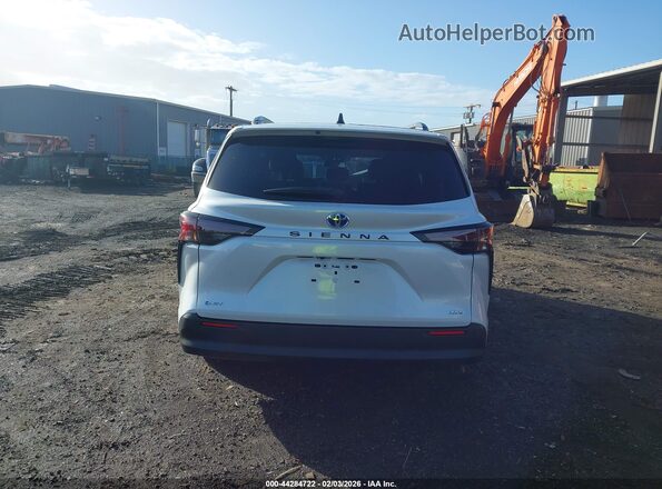 5TDYRKECXSS235836 2025 TOYOTA LE White 