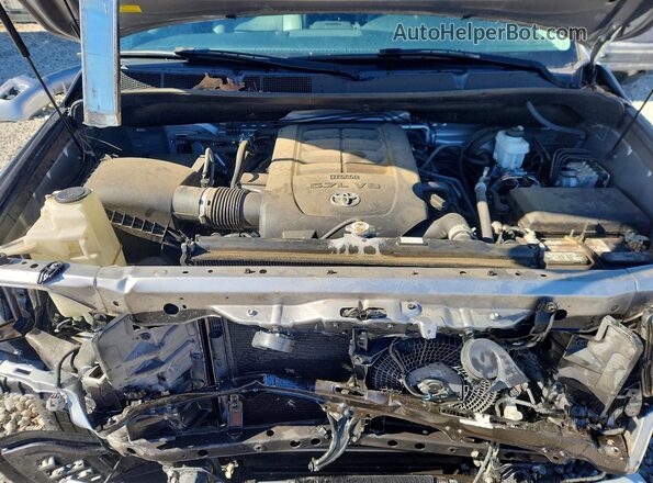 5TDYY5G19JS071655 2018 TOYOTA SEQUOIA Silver Вид задньої частини салону