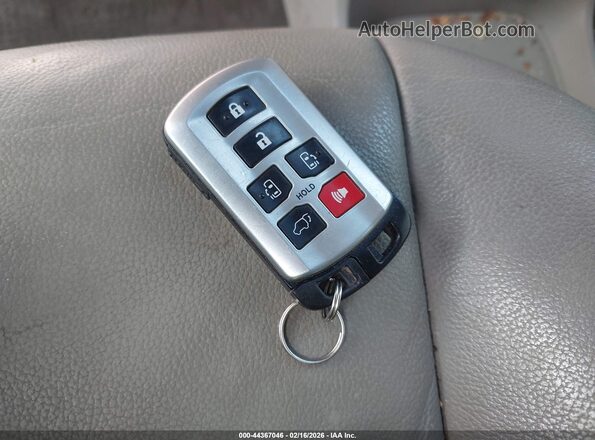 5TDYZ3DC3HS889836 2017 TOYOTA LE Champagne 