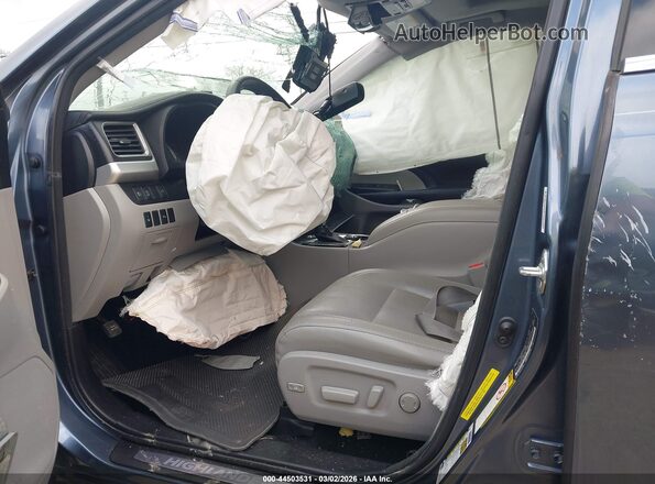 5TDYZRFH6JS243921 2018 TOYOTA LIMITED Blue Front interior view