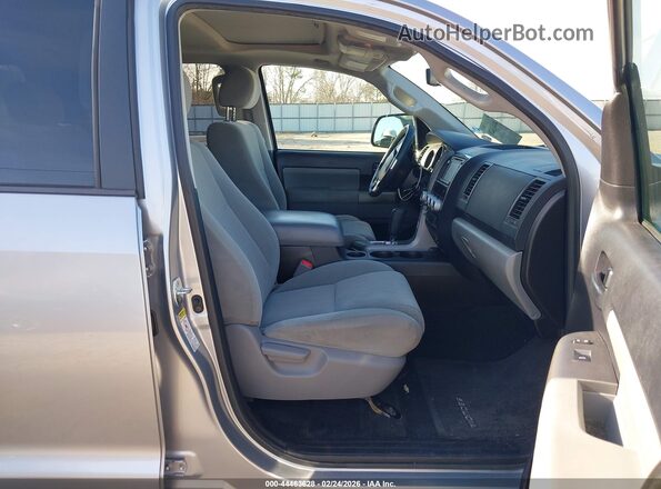 5TDZY5G10GS061612 2016 TOYOTA SEQUOIA Silver Front interior view