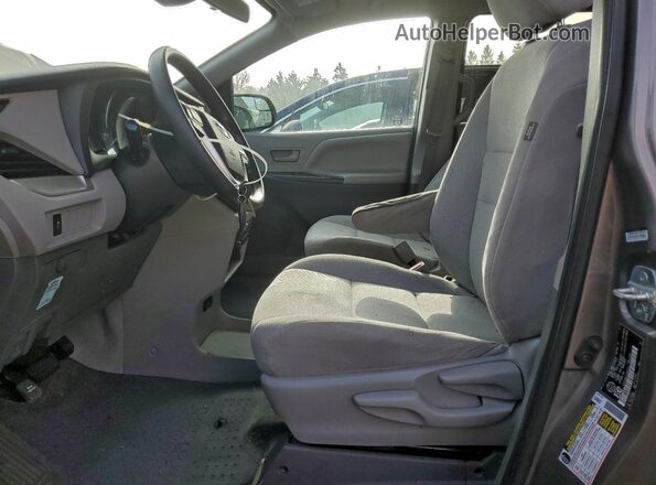 5TDZZ3DC2LS062763 2020 TOYOTA SIENNA Gray Widok wnętrza z przodu