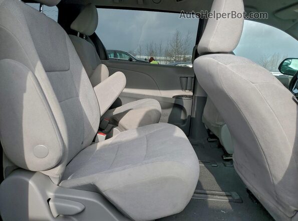 5TDZZ3DC2LS062763 2020 TOYOTA SIENNA Gray Widok wnętrza z tyłu