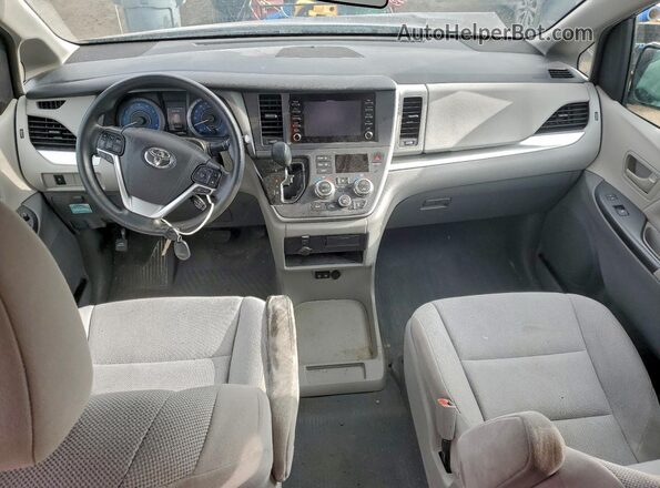 5TDZZ3DC2LS062763 2020 TOYOTA SIENNA Gray Widok deski rozdzielczej
