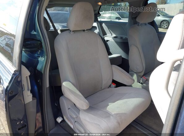5TDZZ3DC3JS911859 2018 TOYOTA SIENNA Blue 