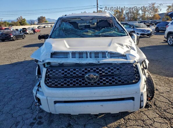 5TFAY5F19JX711621 2018 TOYOTA TUNDRA White Widok z przodu
