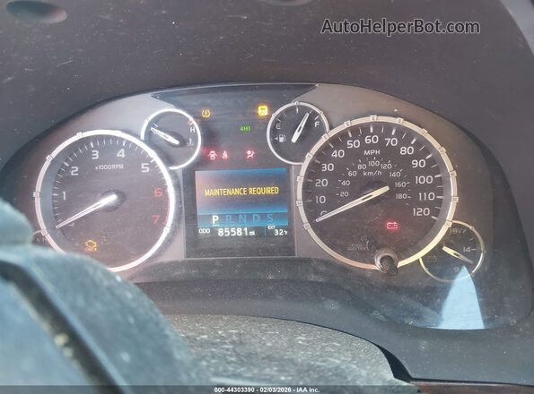 5TFBW5F12HX663917 2017 TOYOTA LIMITED Red Widok tylnych siedzeń