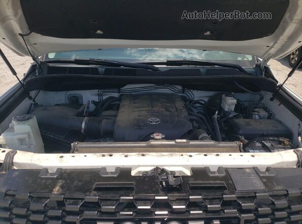 5TFDW5F14JX773723 2018 TOYOTA TUNDRA White Widok wnętrza z tyłu