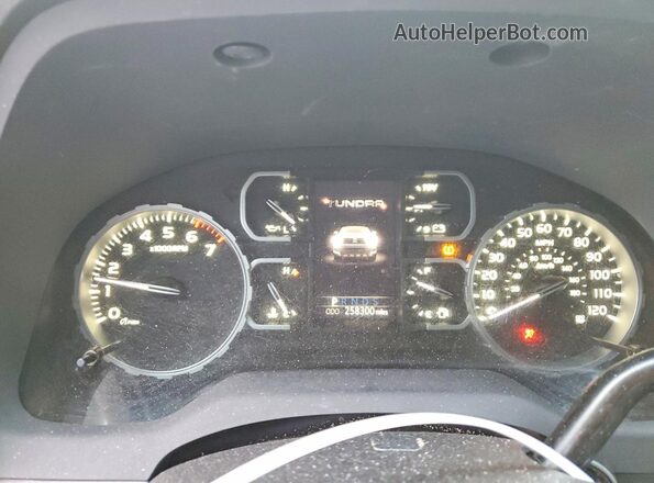 5TFRM5F15KX137969 2019 TOYOTA LE White ხელსაწყოთა პანელის ხედი