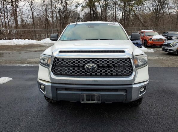 5TFRM5F15KX137969 2019 TOYOTA LE White წინა ხედი
