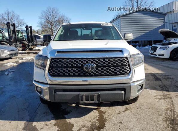 5TFRM5F15KX137969 2019 TOYOTA LE White VIN კოდის სტიკერის ხედი